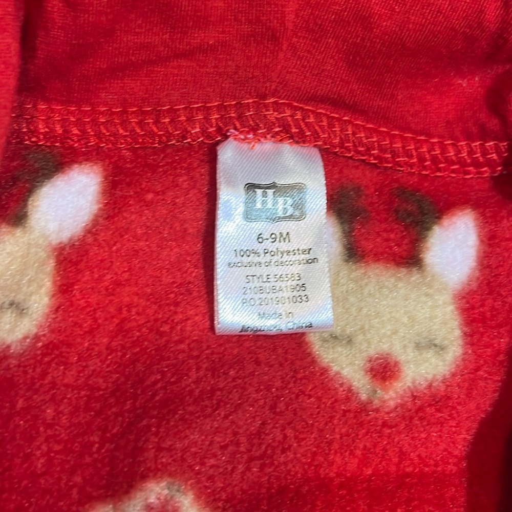 HB reindeer pajamas with a hoodie. Sz 6-9 mos. Red. Zip front - Picture 4 of 7